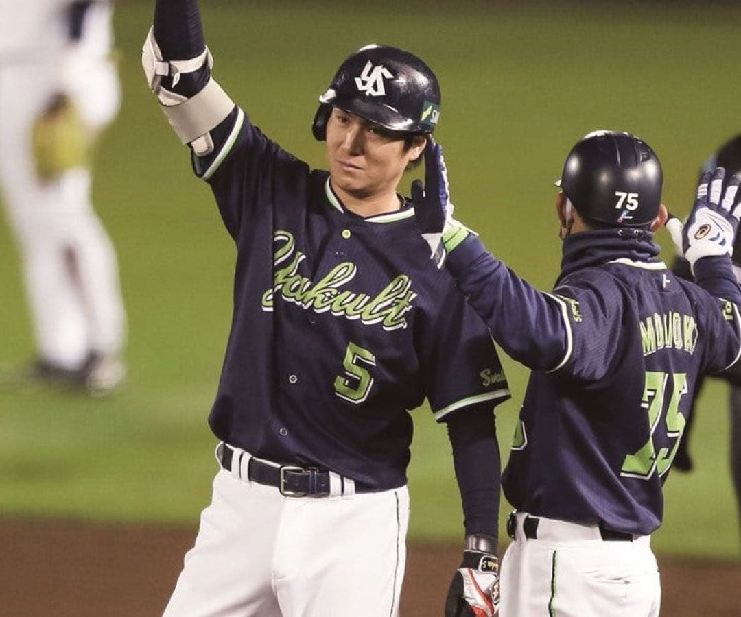 川端慎吾　ユニホーム　Ｍサイズ　ヤクルト　スワローズ　公式　正規品