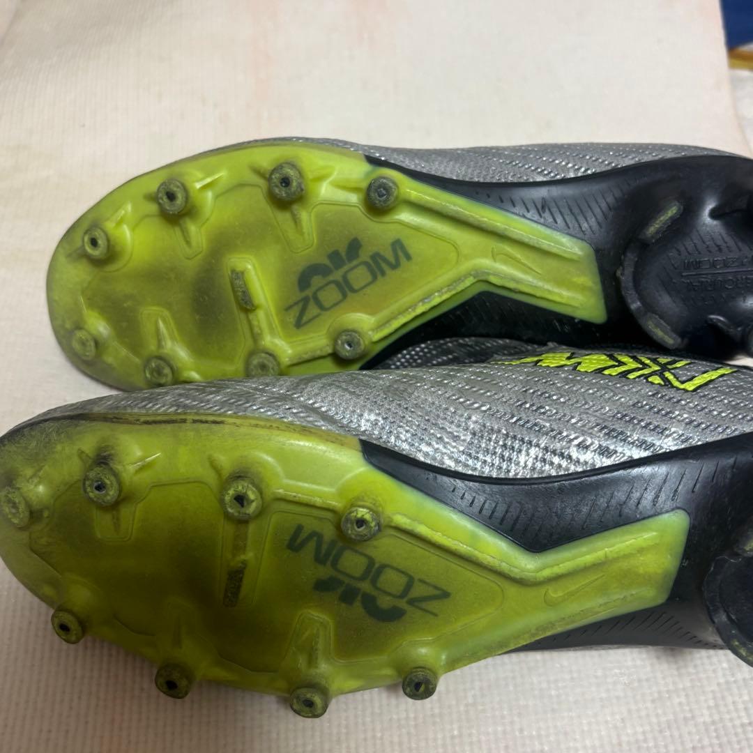 ナイキ サッカースパイク マーキュリアル AG 銀