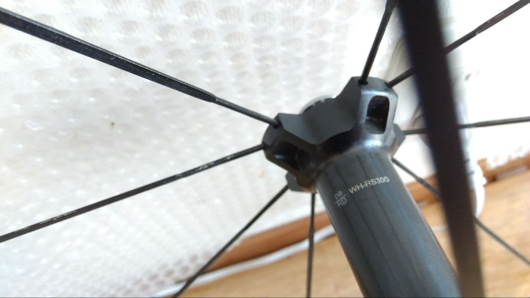 SHIMANO　8−11速用ホイール　ＷＨ−RS300