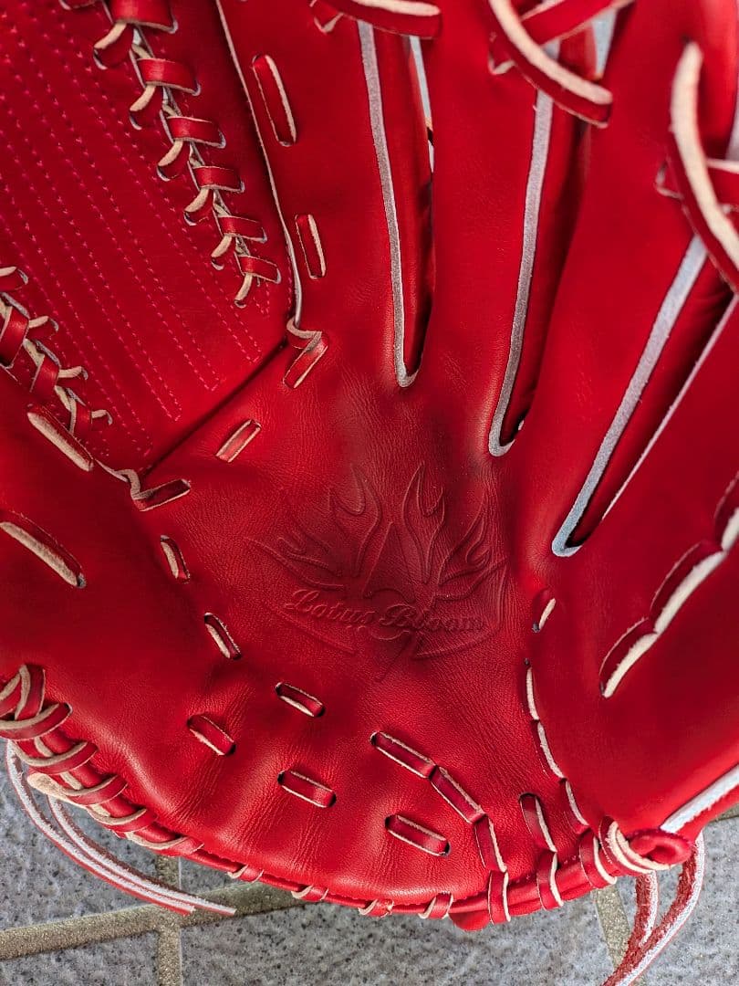 ロータスブルーム　硬式投手用グローブ