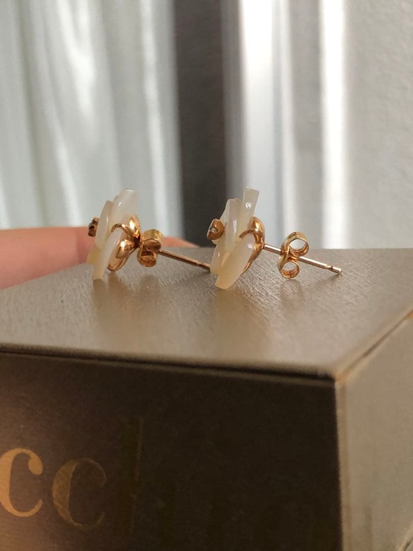 Ponte Vecchio ポンテヴェキオシェル フラワー ダイヤ ピアス