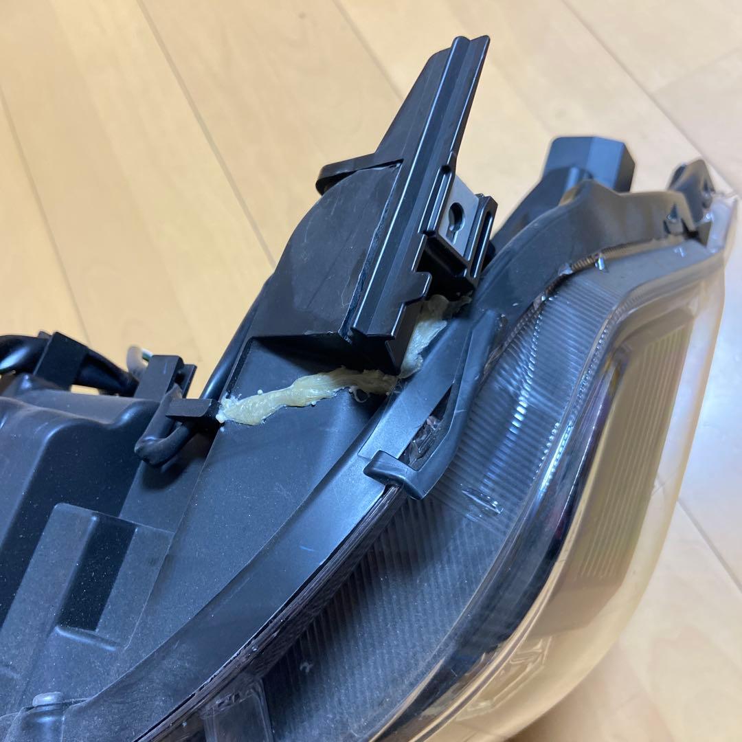 TOYOTA トヨタ 80系VOXY 純正LEDヘッドライト