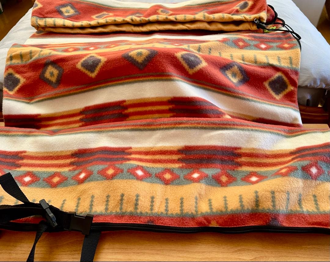 フリーススリーピングバッグすり/キャリーハンドル一体型