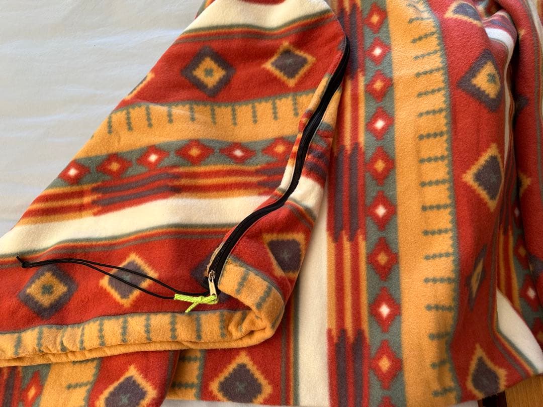 フリーススリーピングバッグすり/キャリーハンドル一体型