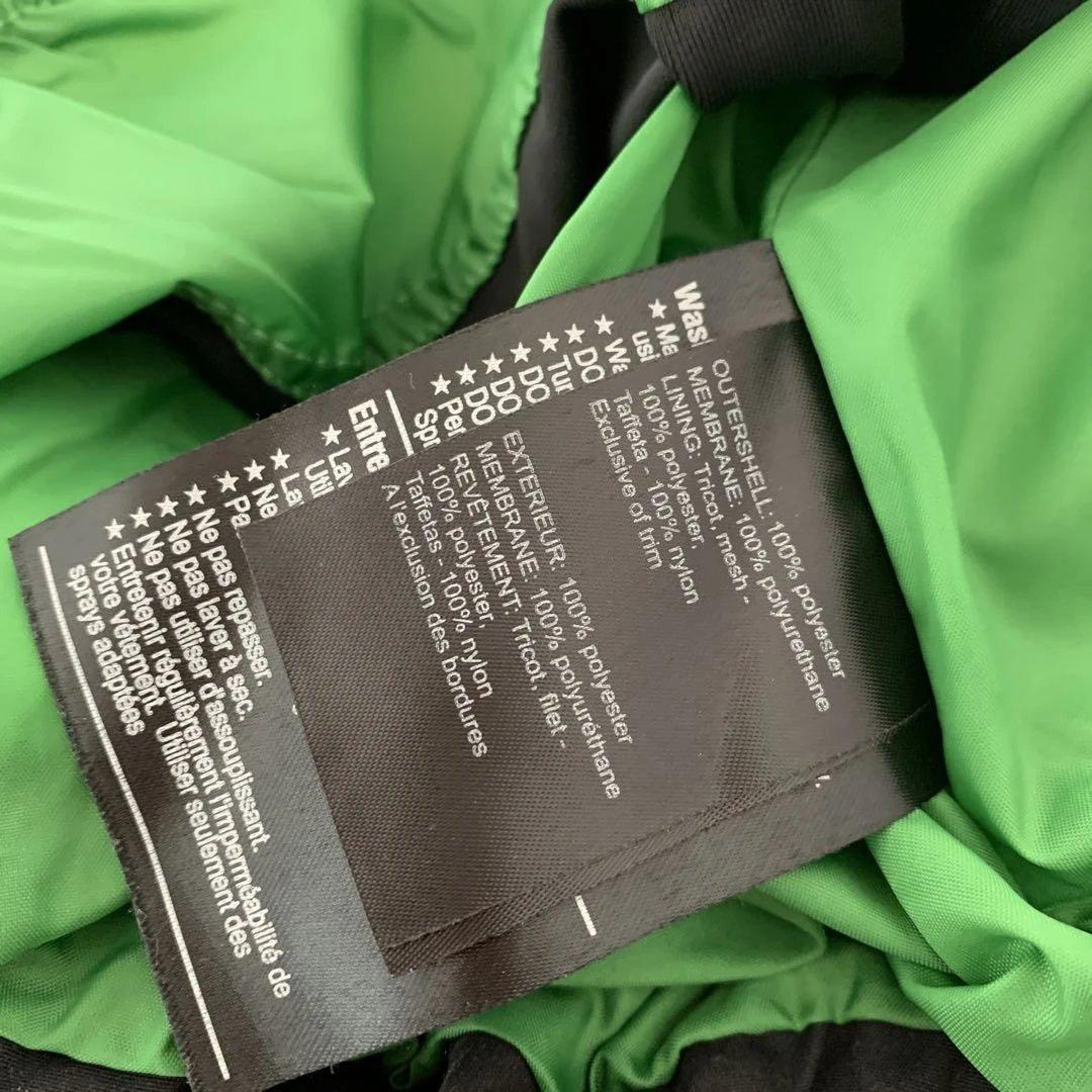 未使用級✨バートンBurton スノーボードウェア　スキーウェア　ジャケット　L