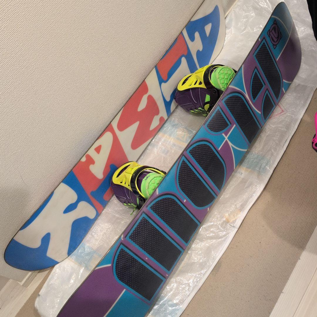 カラフルスノーボードとブーツセット