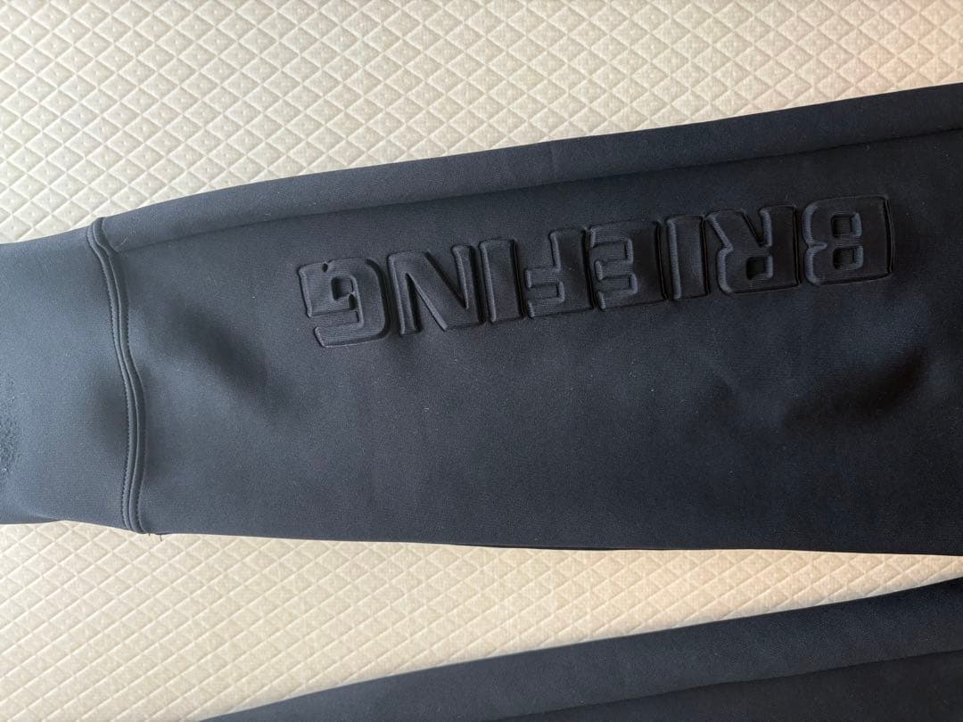 ブラック ロゴ入り パンツ