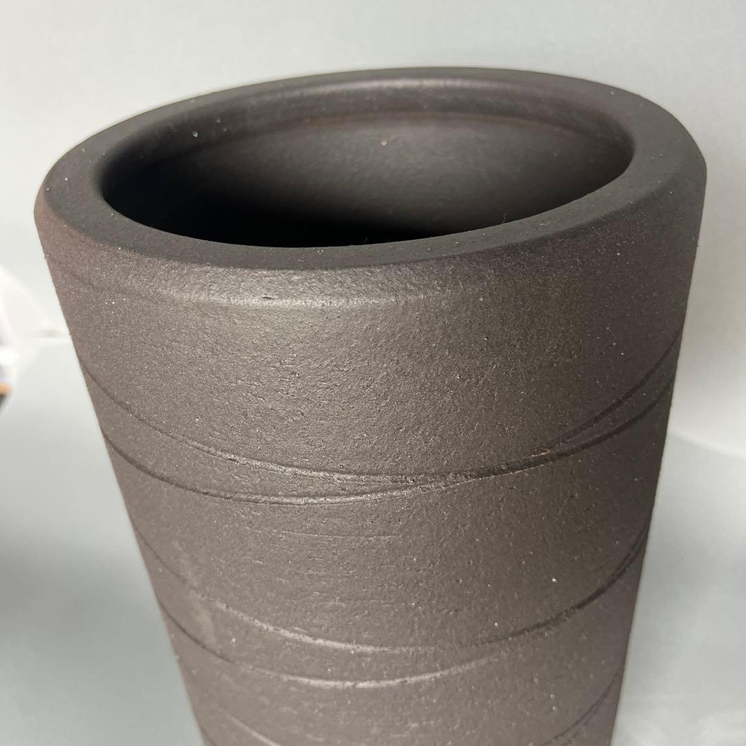 信楽焼傘立て  黒釉らせん 高さ42cm