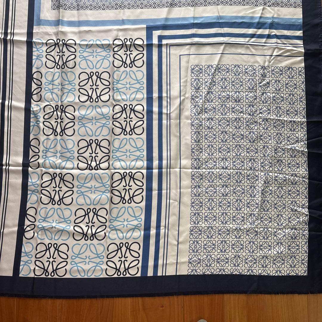 【希少】ロエベ　LOEWE アナグラム　スカーフ　ストール　大判　レア　ネイビー