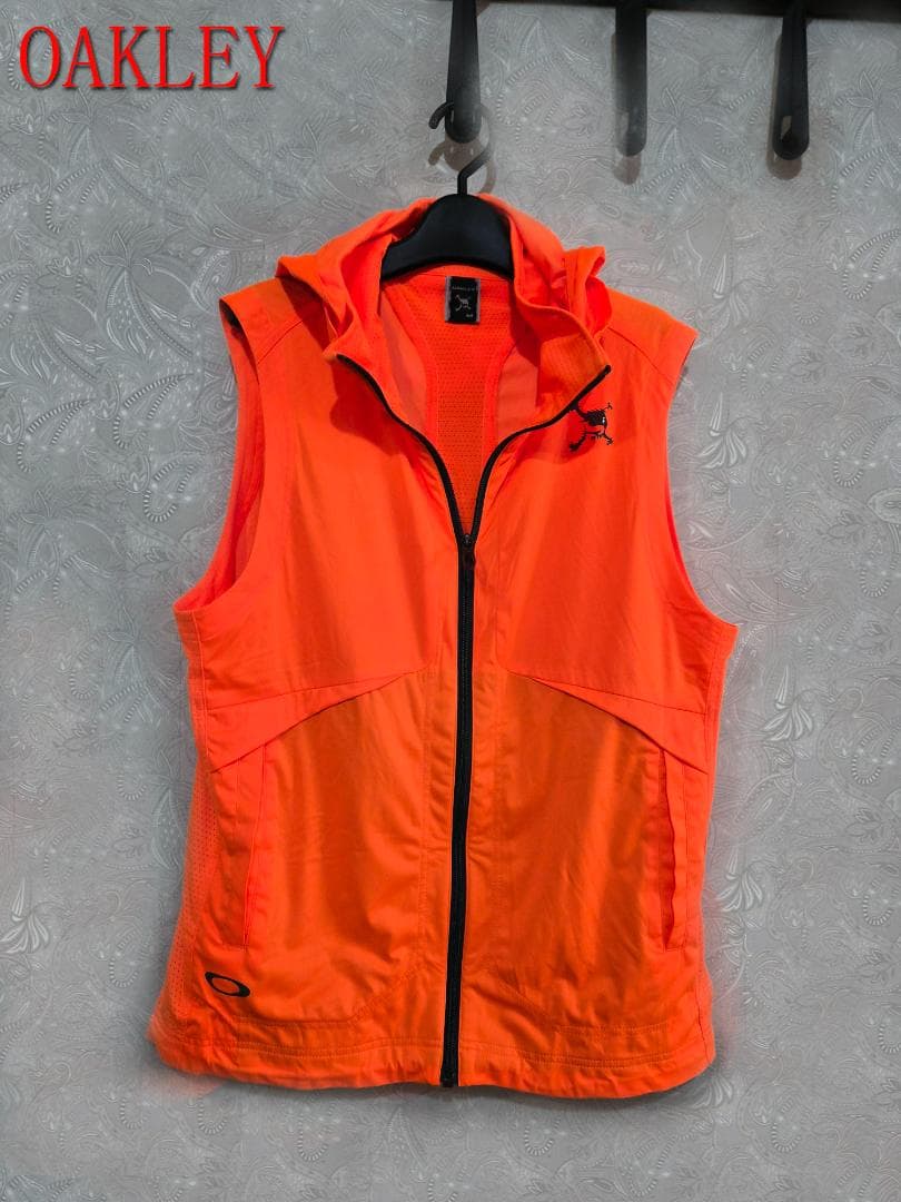 OAKLEY フード付きオレンジベスト Mサイズ