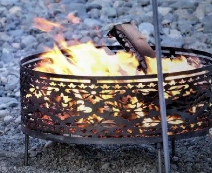 山賊 サンゾクマウンテン mountain 悪tega 焚火 キャンプ