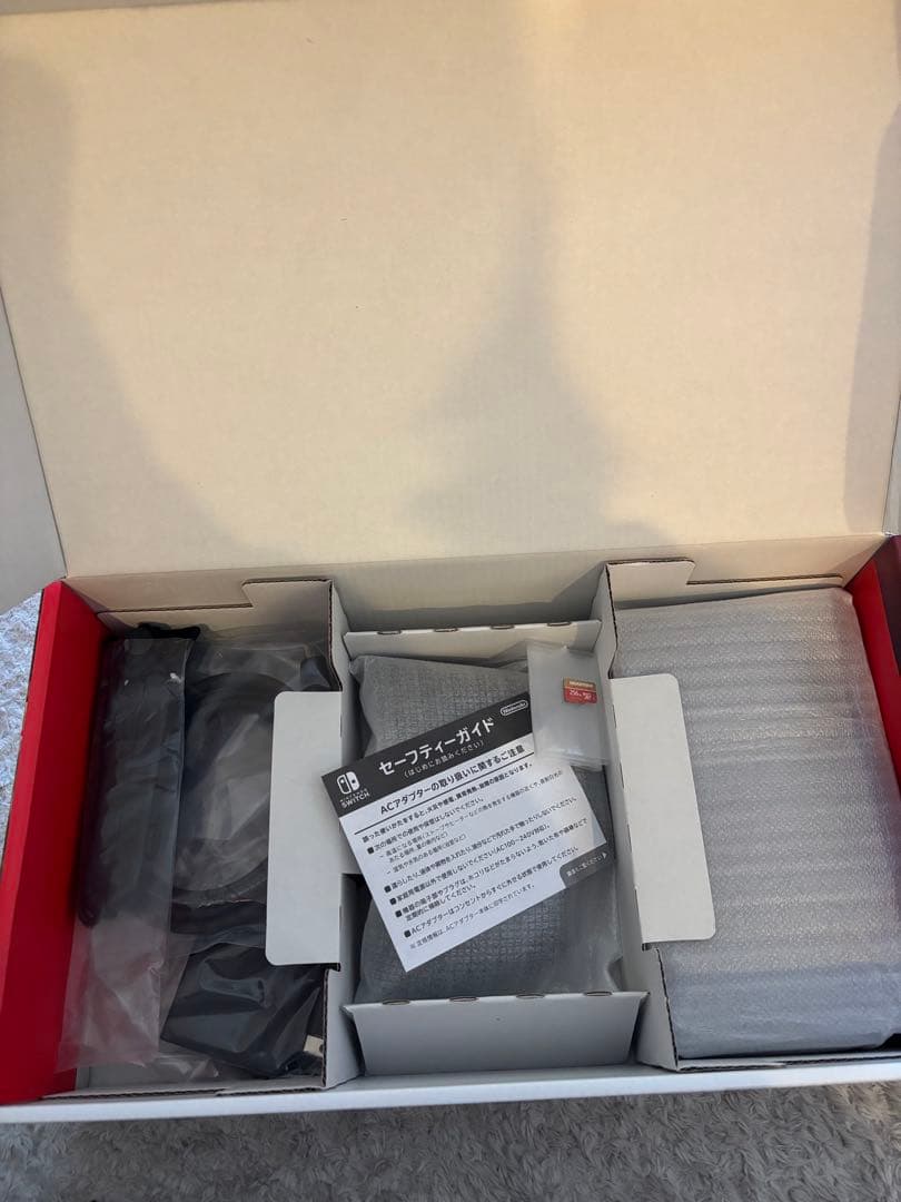 【中古】Nintendo Switch 本体 SDカード付き(256GB)