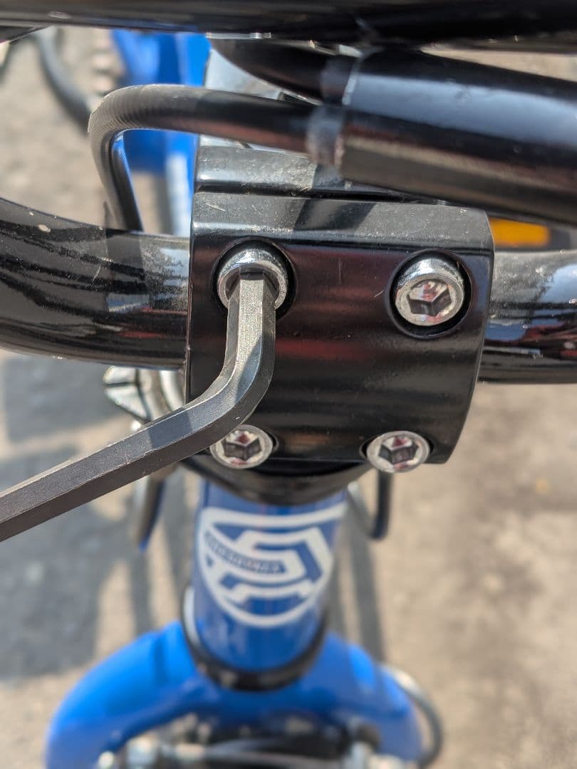 キッズ　BMX　16インチ 青 ARESBIKE