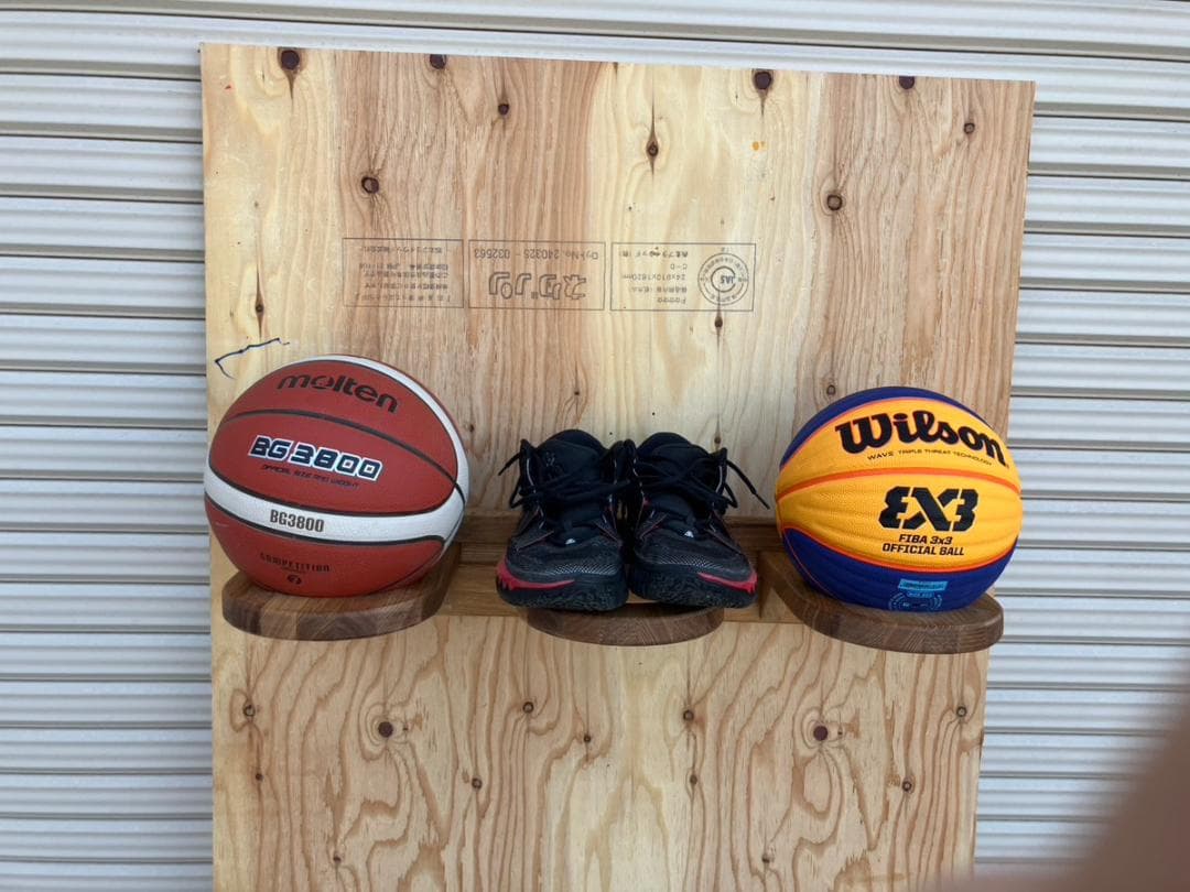 【バスケ】ボール、バッシュ置き 横置き　タモ材 クリア塗装