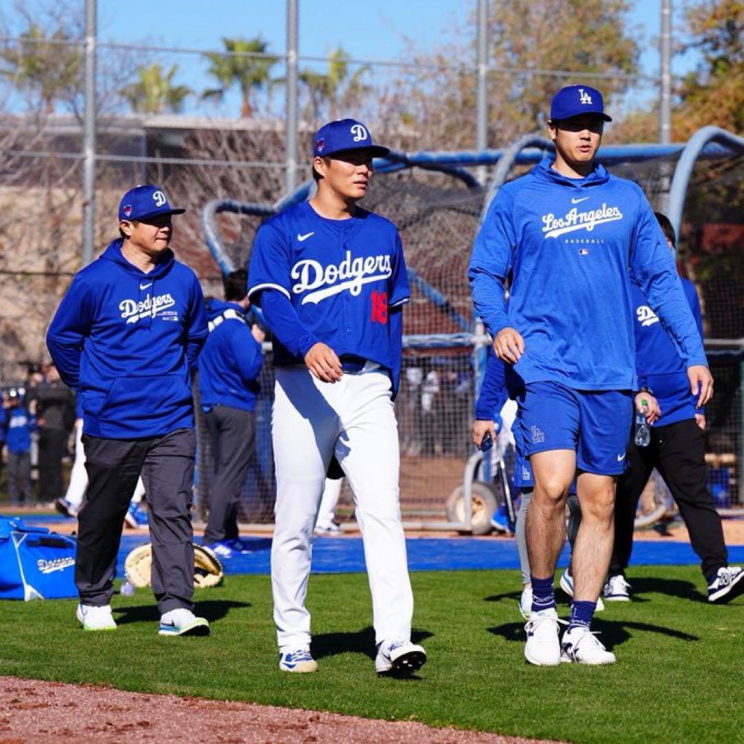 海外M：ドジャース オーセンティックコレクション パフォーマンスパーカー