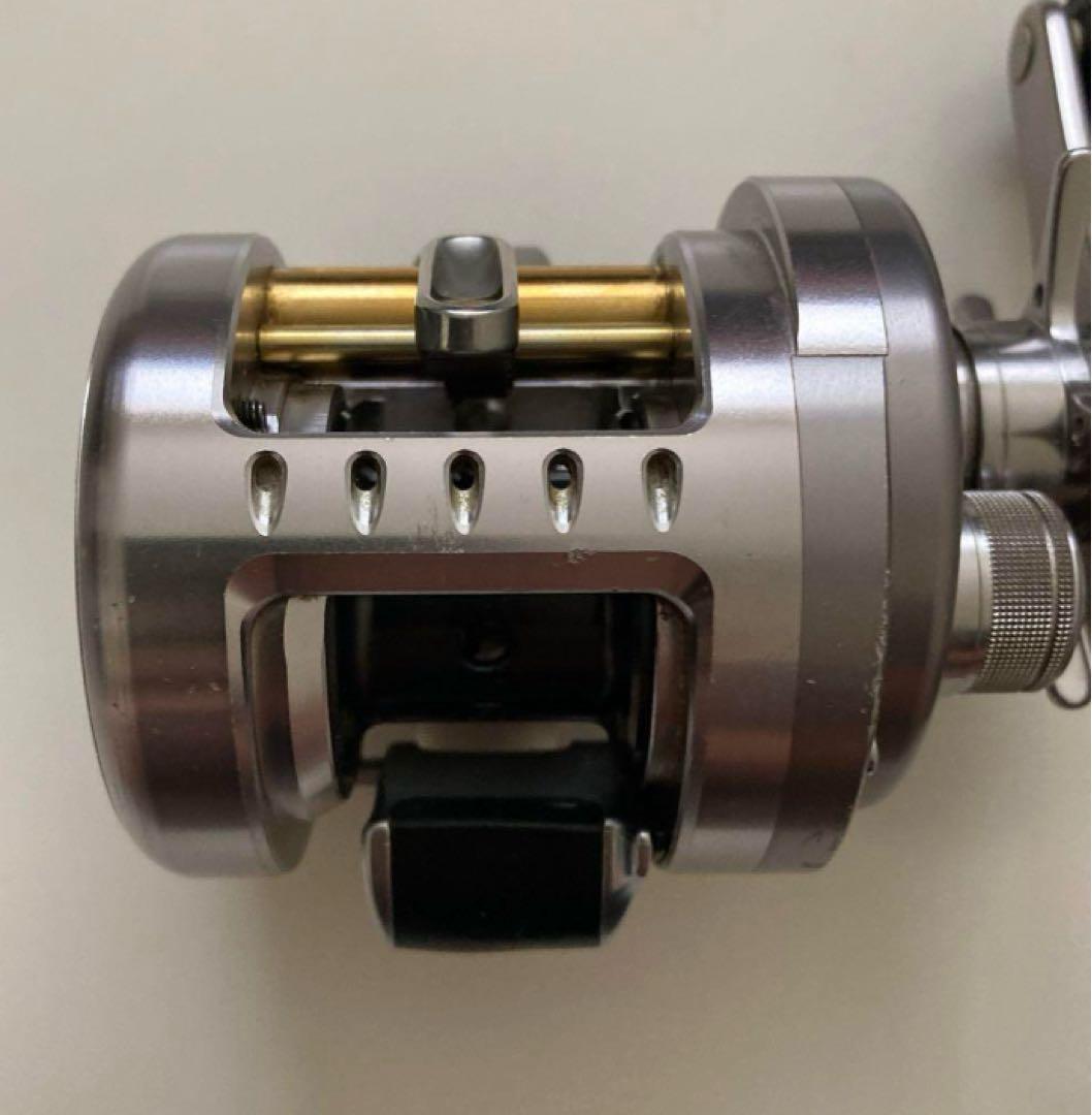 シマノ11カルカッタコンクエストDC50　【レア物】ベイトリール