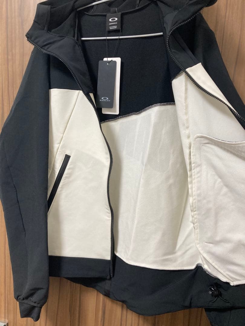 Oakley Softshell Jacket 日本Lサイズ ブラックホワイト