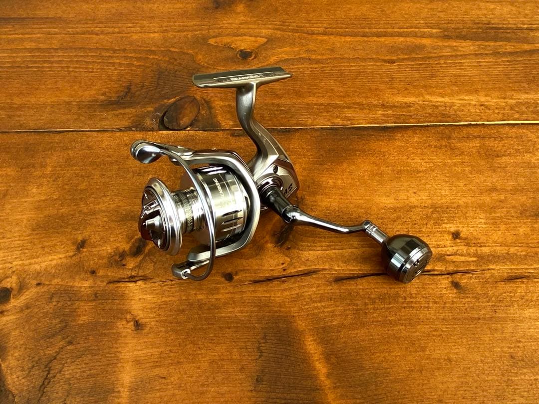スピニングリール　4000番　シルバー　ライトショアジギング　サーフ