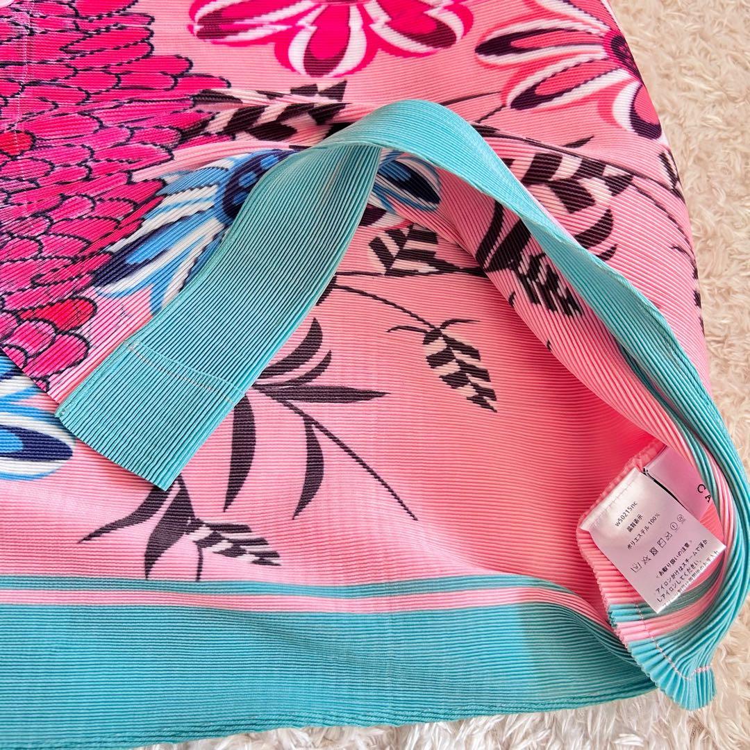 極美品　cawaii 目を惹く 鮮やかな花のアコーディオン　プリーツ　羽織り