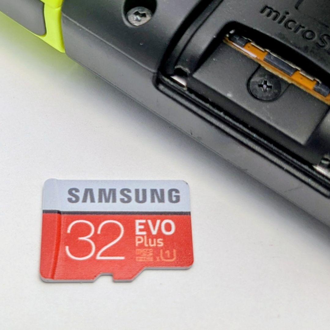 バッテリーなど新品　ニンテンドースイッチ 本体 32Gカードなどおまけ多数