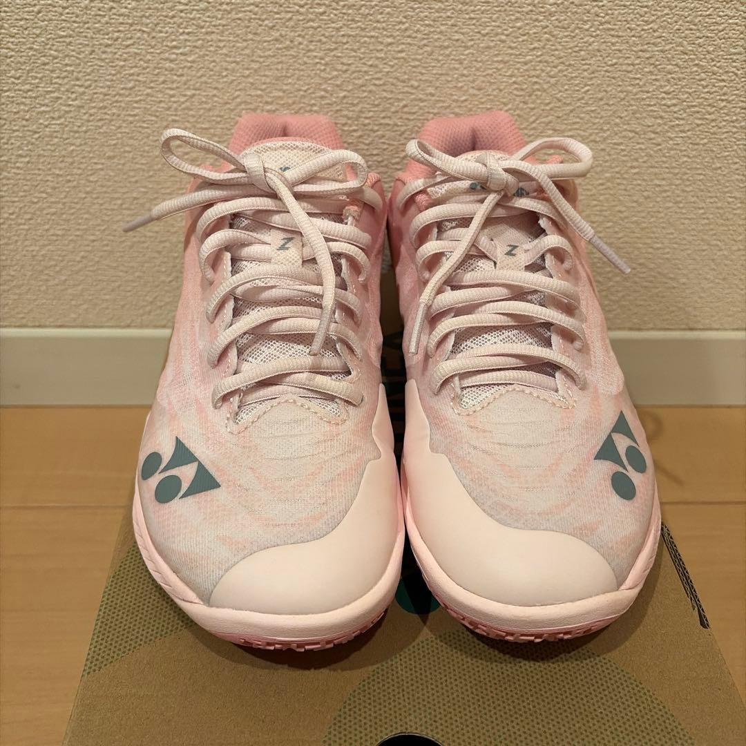 莉　YONEX パワークッション　エアラスZウィメン ２３cm