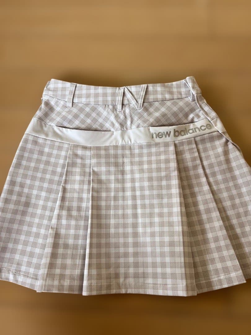 ニューバランス★SOFTSHELLFULLZIPHOODIE 、スカートM美品