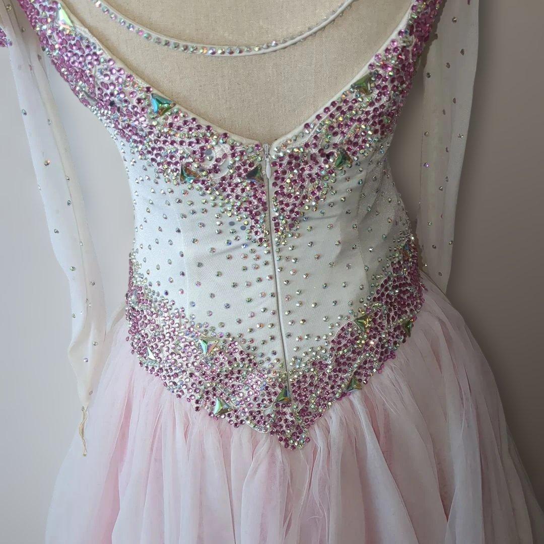 社交ダンス用オフショルダードレス