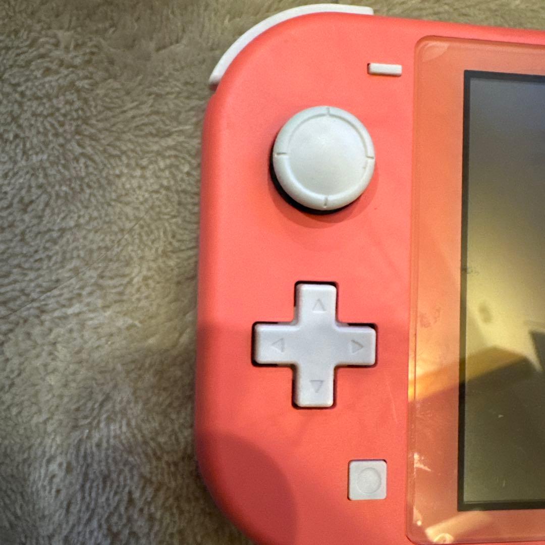 Nintendo Switch LITE コーラル