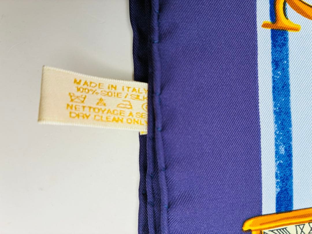 Cartier シルクスカーフ　大判