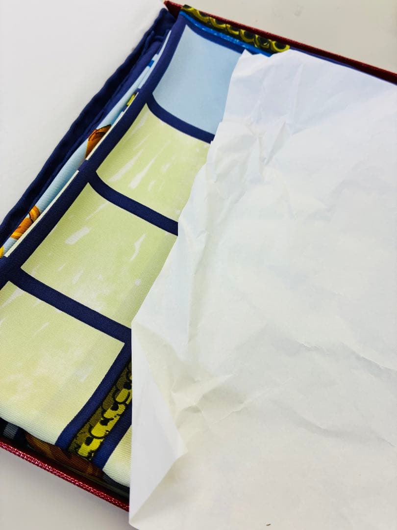 Cartier シルクスカーフ　大判