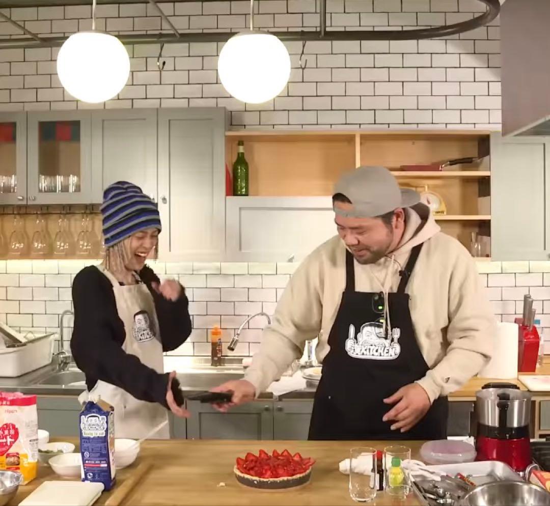 や*こ様 漢さん サイン入り 漢キッチン エプロン ブラック