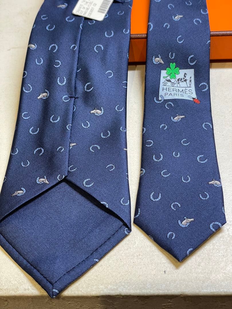 【新品未使用】HERMES ネイビー 馬の蹄模様 ネクタイ　成人式向け