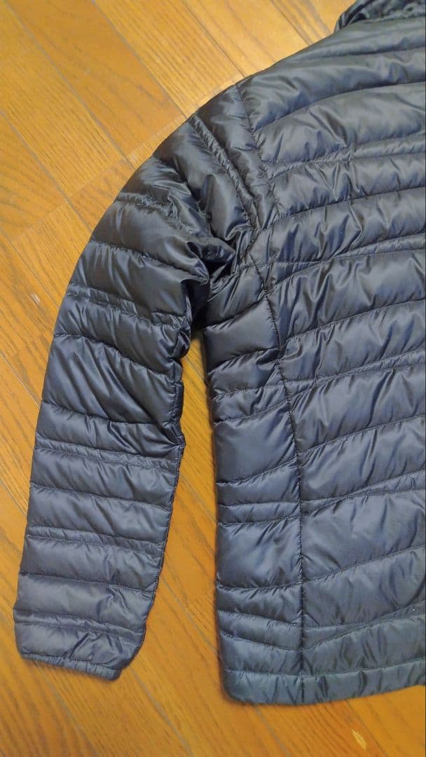 極美品DESCENTEデサント製オガサカOGASAKAダウンジャケットMサイズ