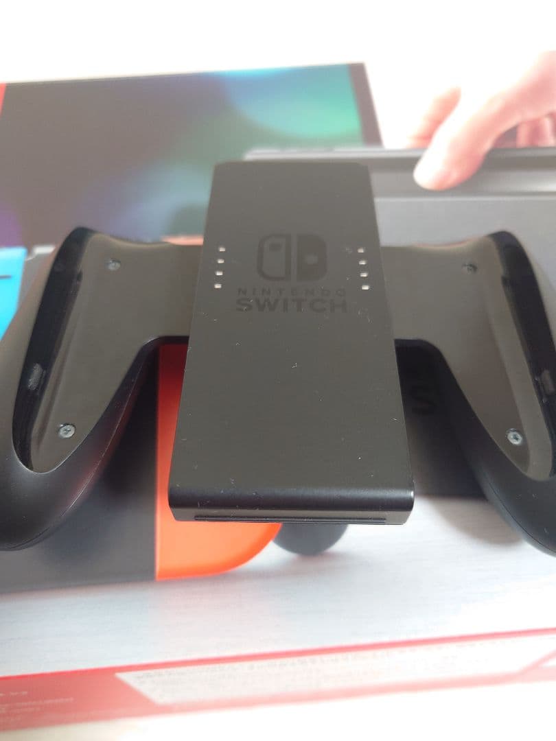 Nintendo Switch 本体 　純正付属品・箱あり