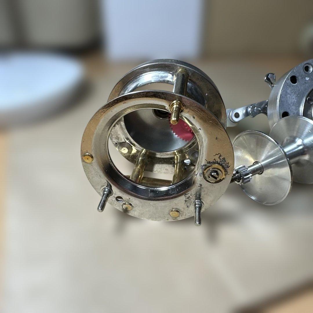 ジ*2様 五十鈴工業　BC700 vintage シルバー ベイトリール