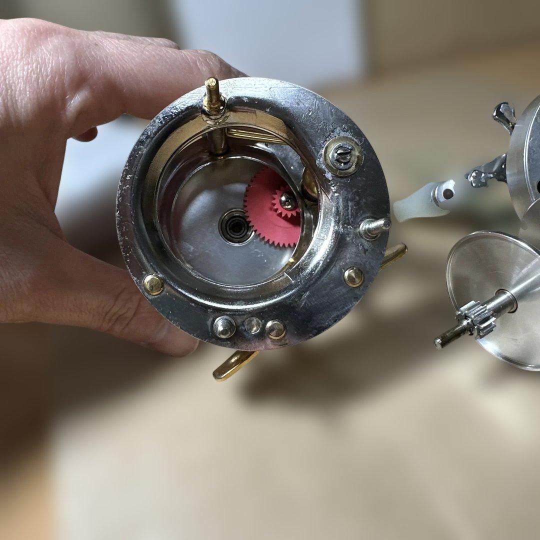 ジ*2様 五十鈴工業　BC700 vintage シルバー ベイトリール