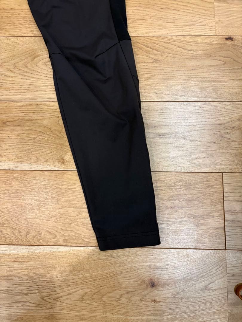 ASICS トレーニングウェア　上下セット　裏起毛 人気