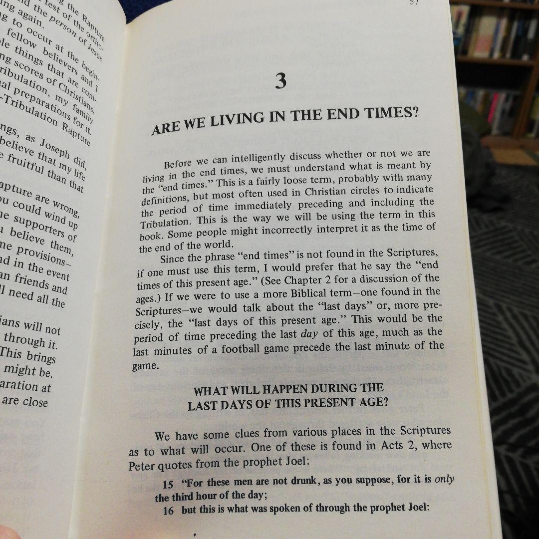 洋書 Christians Go Through the Tribulation