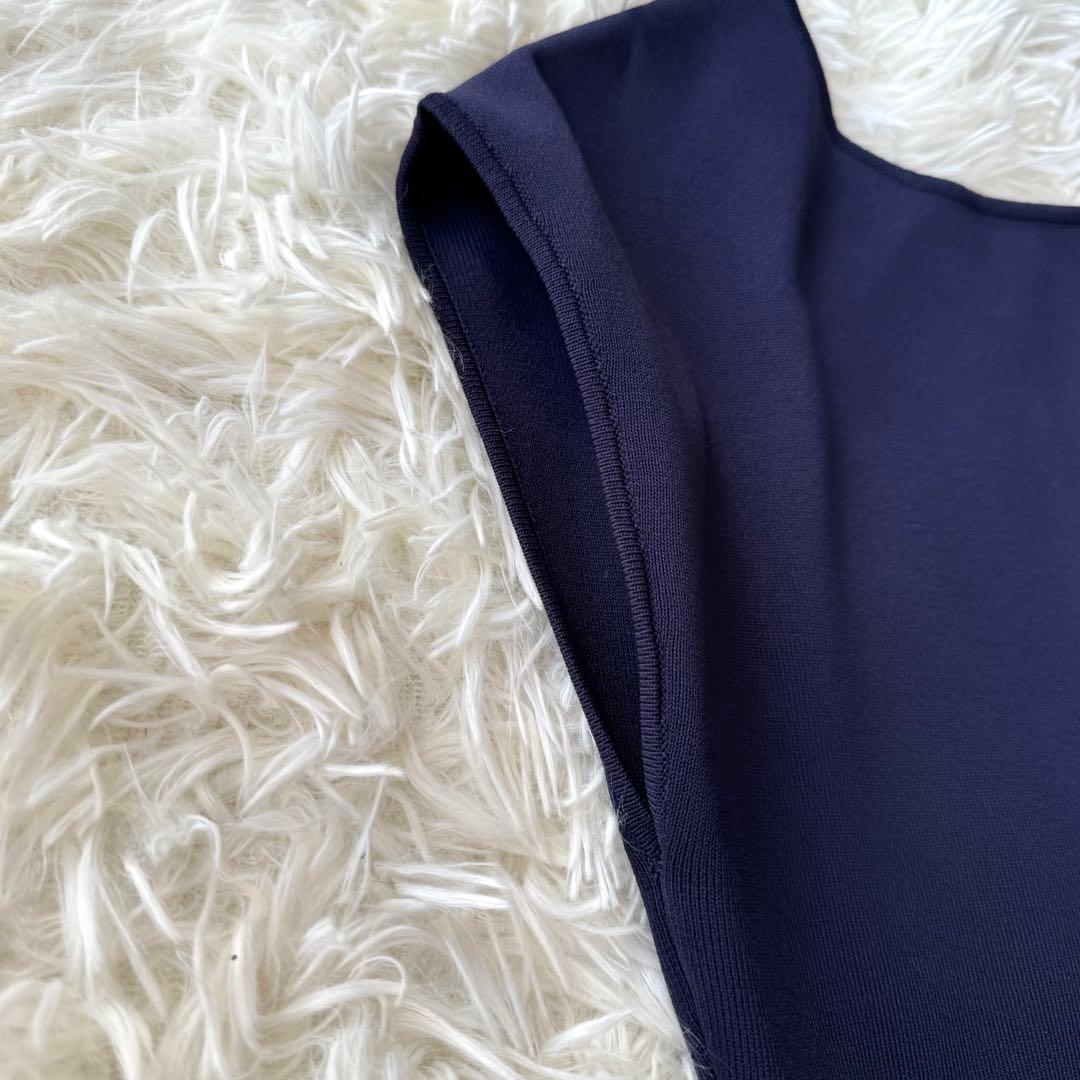 JENNE ジェンヌ　バックフリルタイトニットワンピース　ネイビー