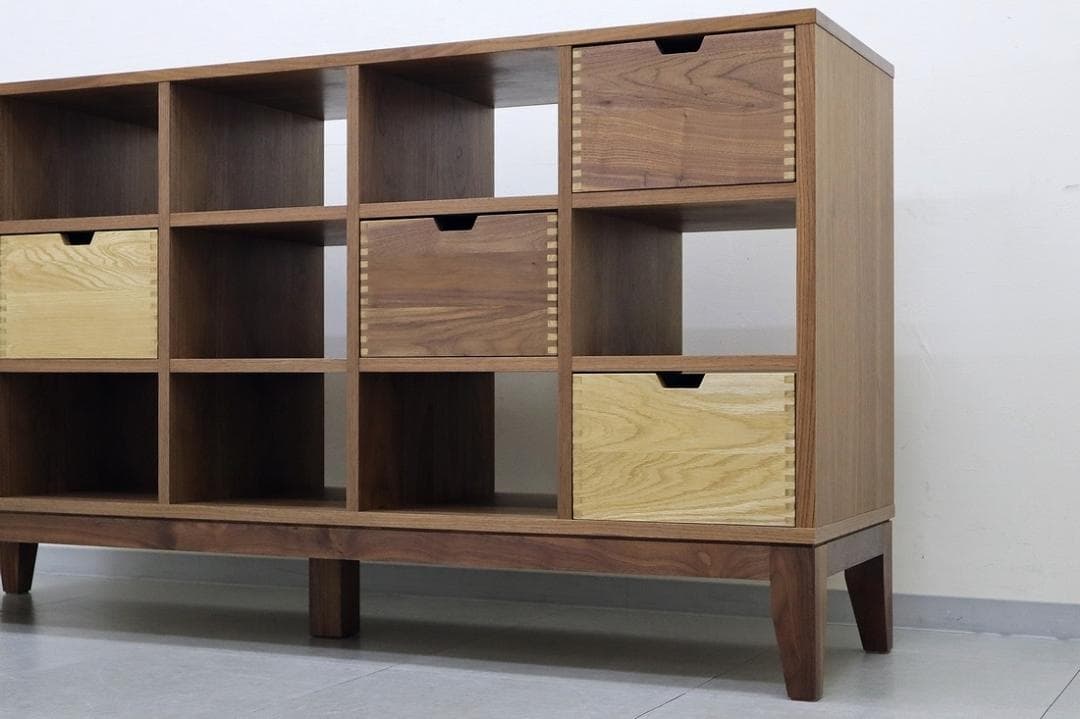 美品 リバティ シェルフ ウォールナット 無垢材 棚 飾り棚 大川家具 アクタス