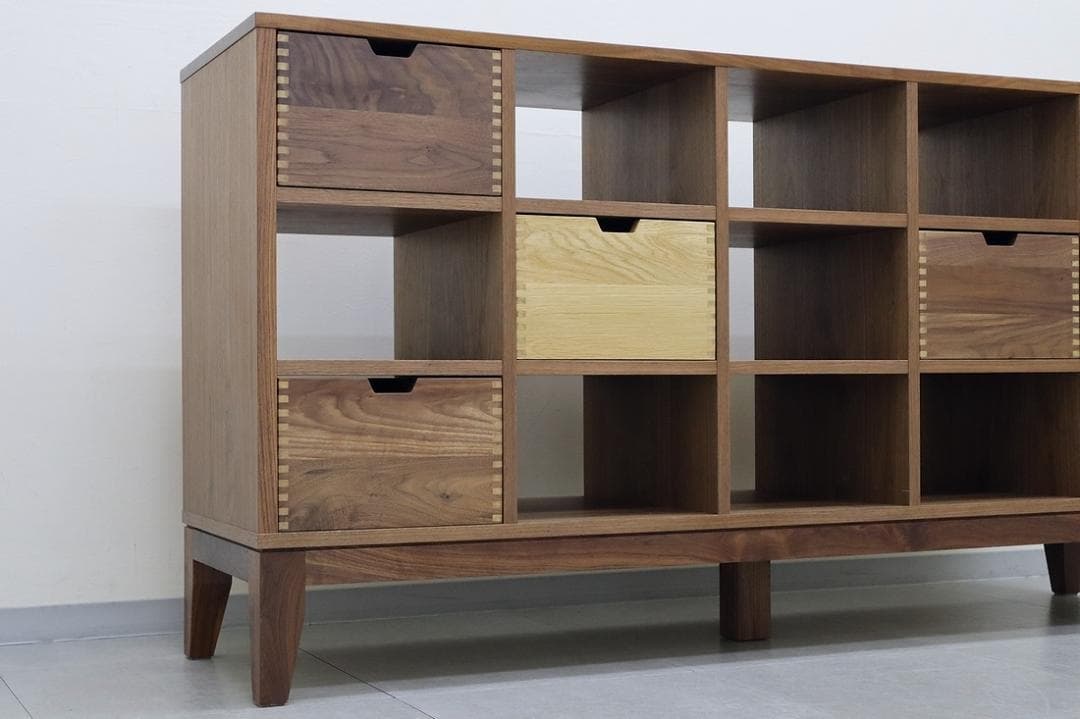 美品 リバティ シェルフ ウォールナット 無垢材 棚 飾り棚 大川家具 アクタス