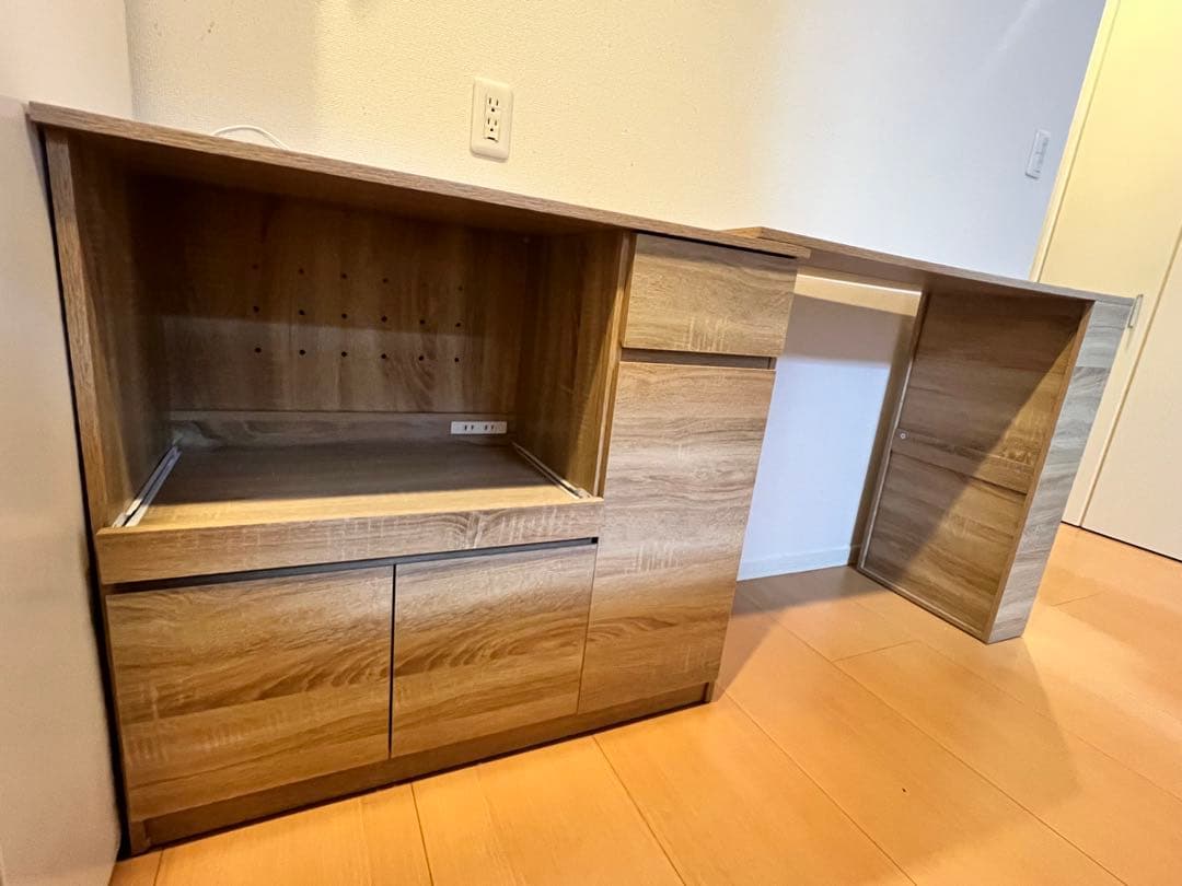 【トミー】調節できる、伸長式テーブル付キッチン収納