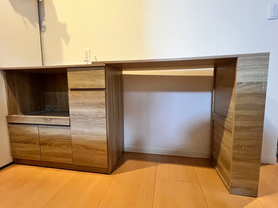 【トミー】調節できる、伸長式テーブル付キッチン収納