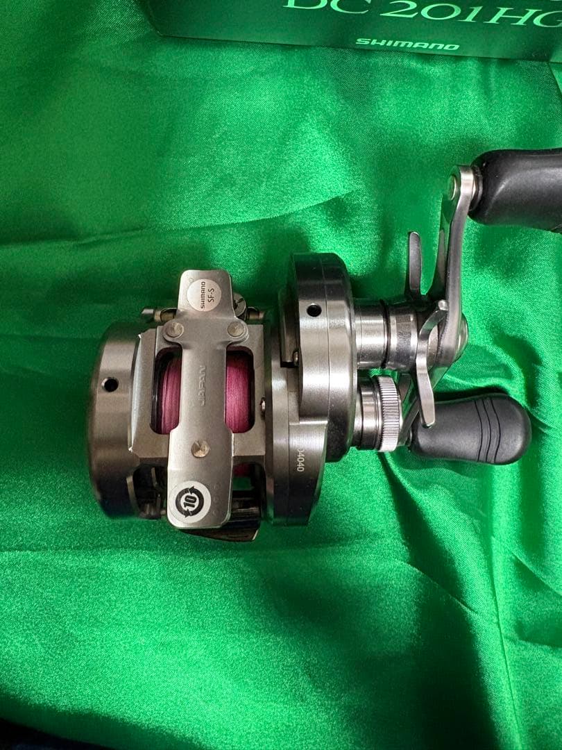 SHIMANO カルカッタコンクエストDC201HG