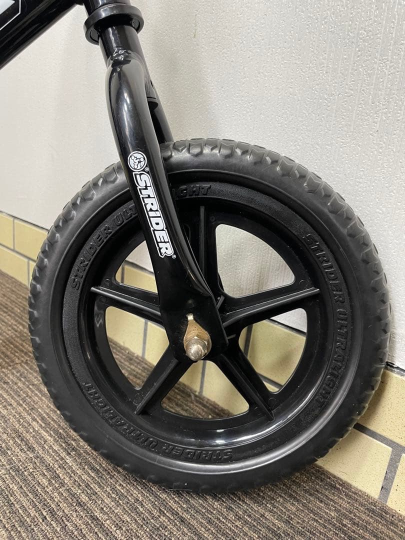 【極美品】 STRIDER SPORT ブラック 12インチ バランスバイク