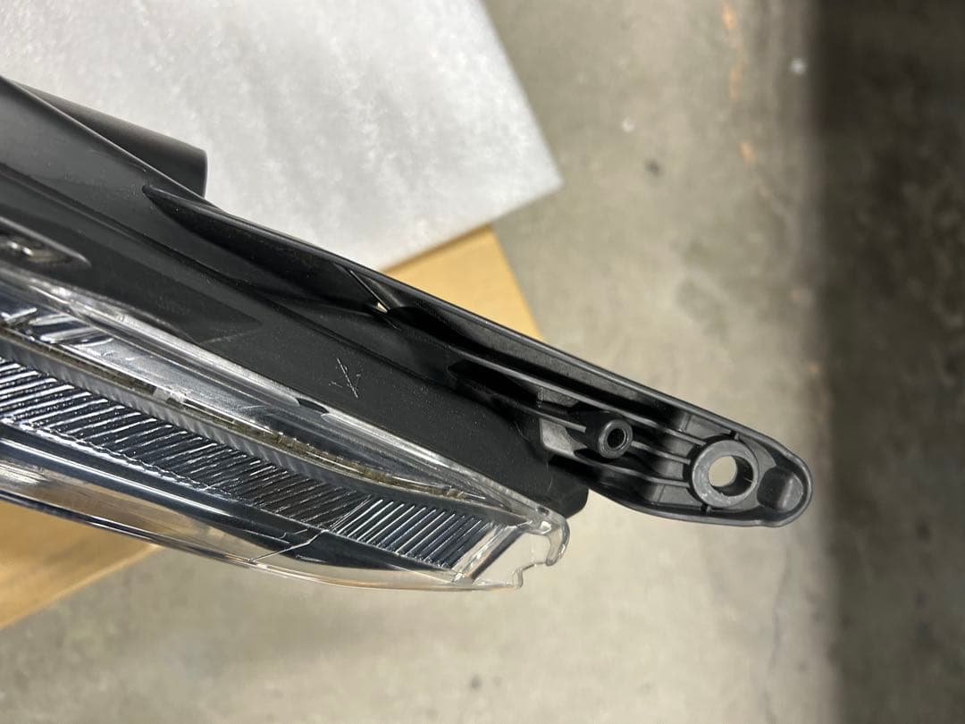 80 前期 ヴォクシー 左 LED ヘッドライト美品