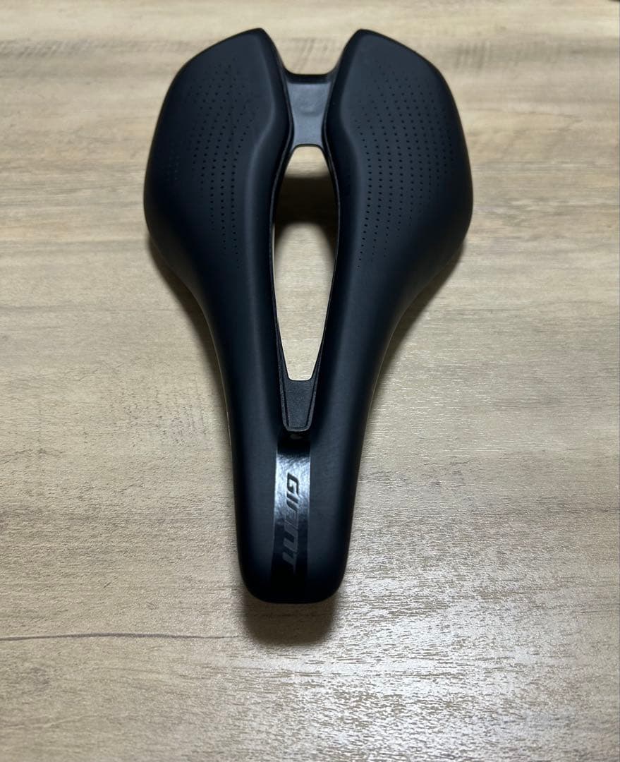 GIANT FLEET SL サドル