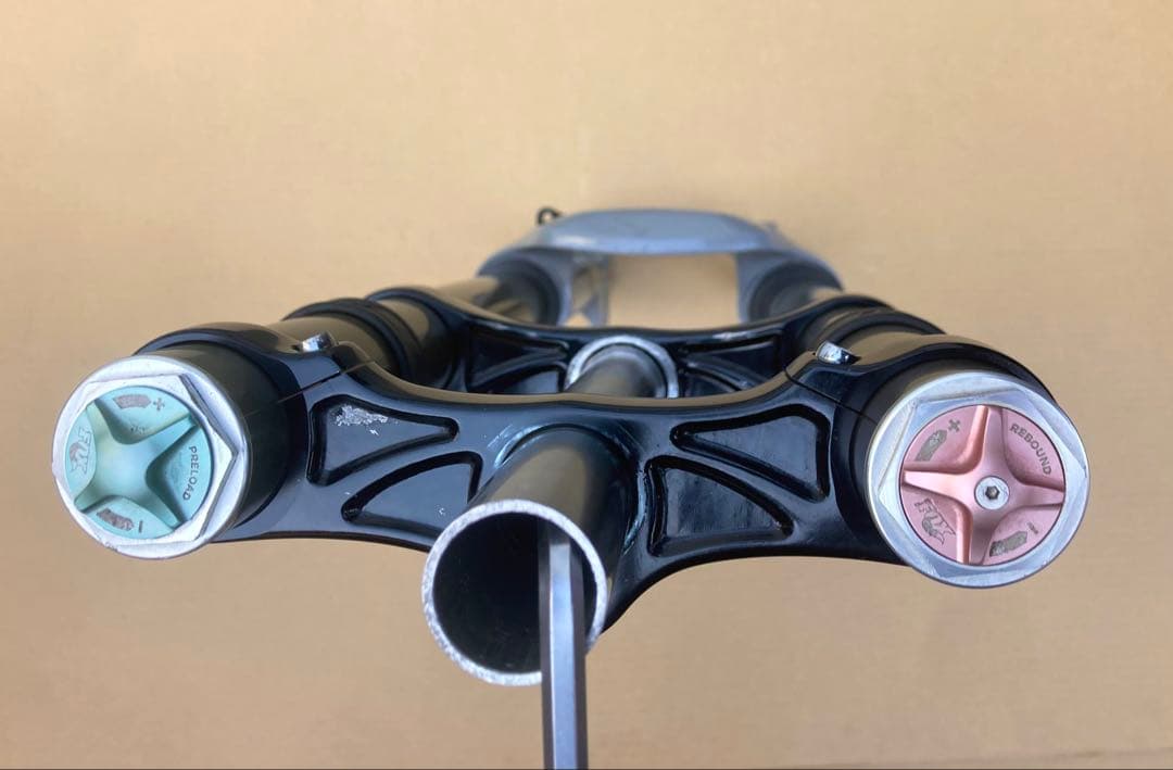 2008 FOX 40 RC2 コイルスプリング 26インチ / フォックス