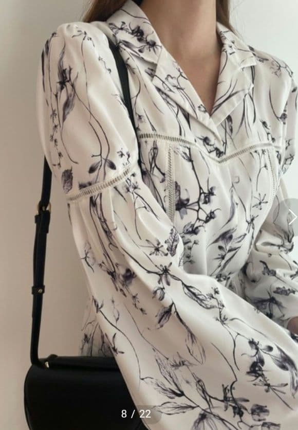 新品タグ付き SNIDELベストディテールプリントワンピース　アイボリー 0