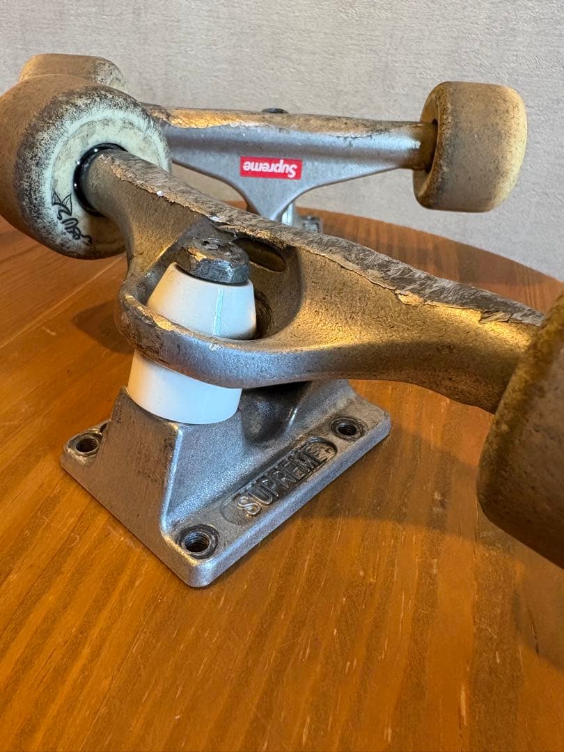 ル*ィ様 Supreme トラック independent ウィール、